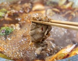『アイスランドラムの火鍋セット』仔羊の肩肉（しゃぶしゃぶ用）300g×2個、四川火鍋スープの素400g 目安3〜4人前 ※冷凍
